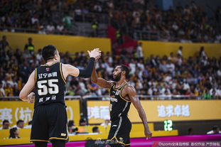 卡拉格：斯凯利是天才球员，对他未入选英格兰大名单感到惊讶（卡拉格盛赞斯凯利天赋异禀，惊讶其无缘英格兰大名单）