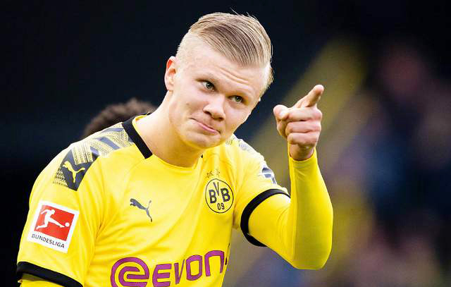 欧冠：巴黎客场2-1逆转曼联（欧冠赛场，巴黎客场2比1翻盘曼联）